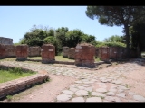 06203 ostia - regio iv - insula ix - loggia di cartilio poplicola (iv,ix,1) - bli ri suedwesten - 06-2024.jpg